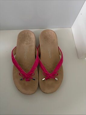 Vionic Hot Pink Bow Thong Sandals